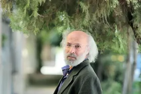 (عکس) دیدار وزیر فرهنگ با کیانوش عیاری | باید به هر شکل ممکن ایران حفظ شود