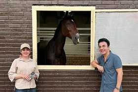 (عکس) رزیتا غفاری و داریوش فرضیایی (عمو پورنگ) در باشگاه اسب‌سواری