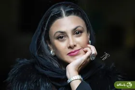 عکس | تیپ تابستانی و ژست‌ آزاده صمدی سوژه شد