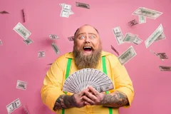 معمای خوشبختی؛ پول بیشتر ما را خوشحال می‌کند یا رضایت شغلی؟