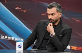 (ویدئو) توهین مثبت هجده محمدحسین میثاقی در تلویزیون با الهام از آهنگ رپر معروف محمدرضا شایع