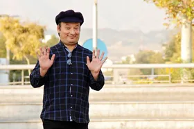 (ویدئو) حسرتِ عمو قلقلی و ادای احترامش به مادر مریم مومن