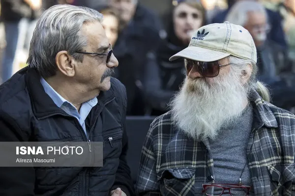 متن و حاشیه تشییع پیکر عنایت بخشی