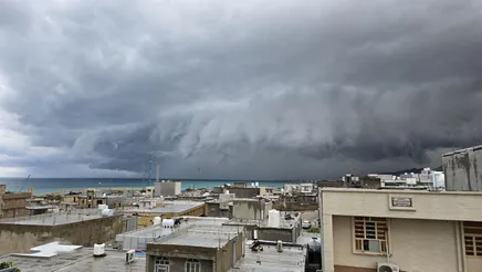 ماجرای ابر‌های ترسناک و مرموز جنوب؛ طوفان تندری شدید در راه است؟