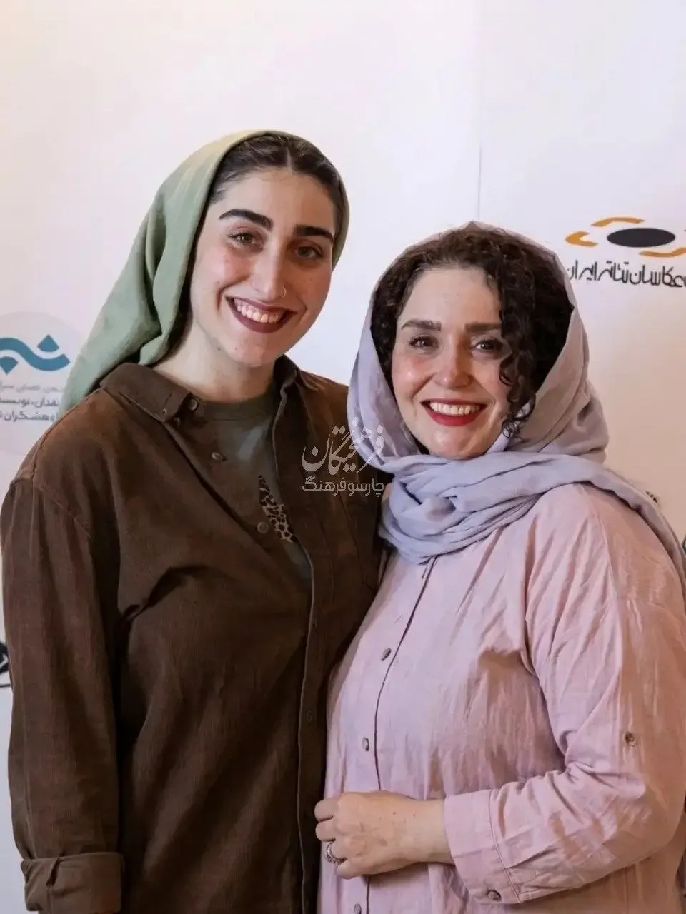 ژاله صامتی و دخترش ژاله صامتی و دخترش