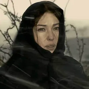 (ویدئو) مونیکا بلوچی در یک فیلم ایرانی در مقایسه با بازیگران زن ایرانی!