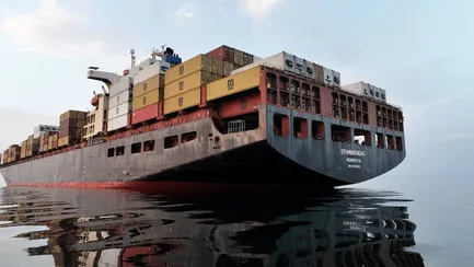 تازه‌ترین تصاویر از کشتی کانتینری توقیف شده توسط سپاه