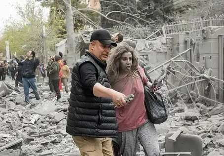 (عکس) صحنه های دلخراش از حمله به محله عباس‌آباد در تهران