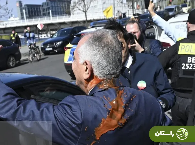 حمله با سس گوجه به رضا پهلوی