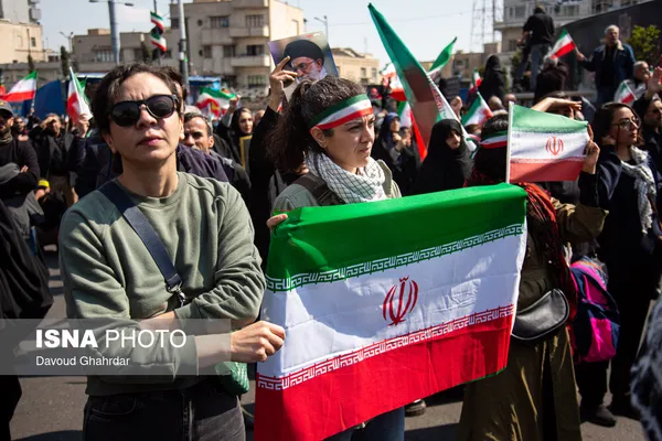 مراسم تشییع &laquo;علی لاریجانی&raquo;، &laquo;غلامرضا سلیمانی&raquo; و قهرمانان &laquo;ناو دنا&raquo;