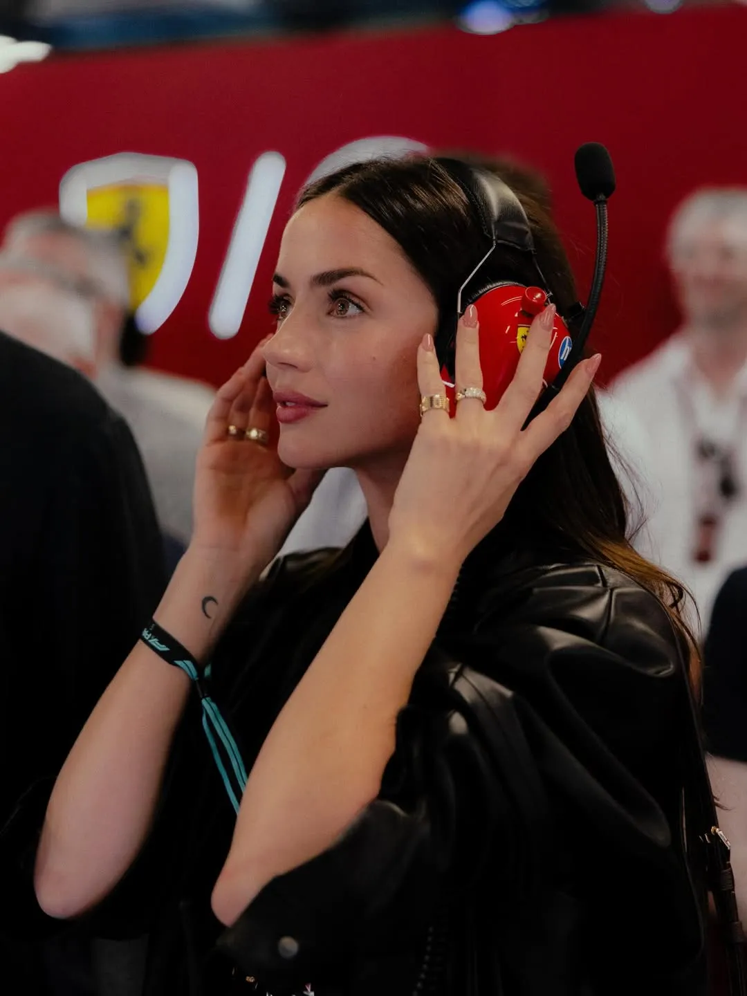 سفر آنا د آرامس به ابوظبی