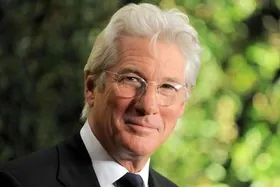  حصور ریچارد گر در مینی‌سریال «هفته‌های بی‌نوبت»