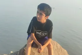 امیرمحمد، خواننده نوجوان ارومیه‌ای مشهور به ««سِنی نِردَن گوردوم» با کمپانی موسیقی ترکیه قرارداد بست!
