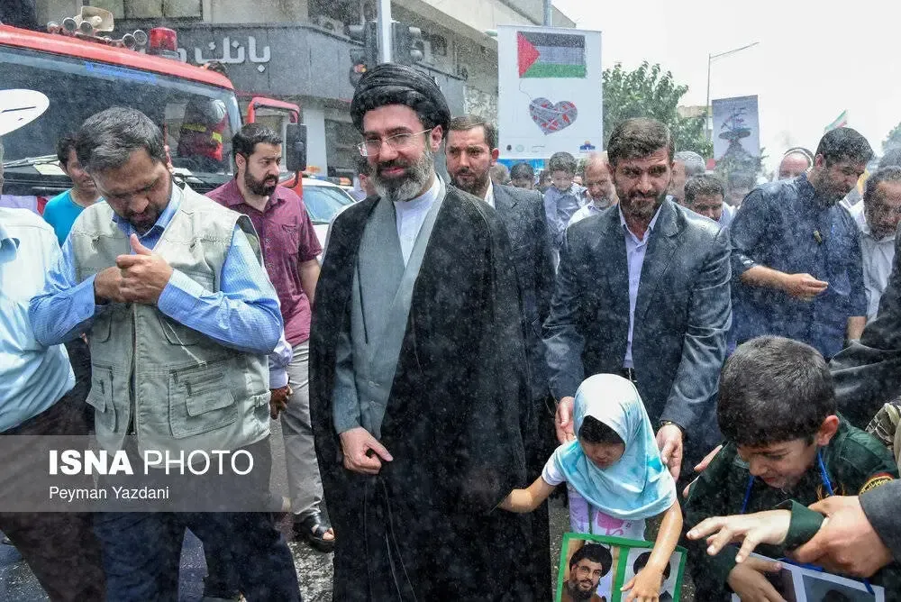 بیوگرافی سید مجتبی خامنه‌ای دومین فرزند رهبر انقلاب