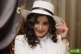 عکس | استایل جدید بهار قاسمی با کت و شلوار سفید و کلاه