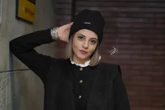 (عکس) استایل پاییزی مهسا طهماسبی در پشت صحنه نمایش باران اسیدی