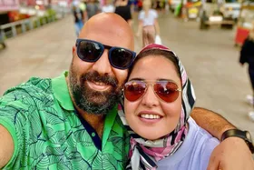 ویدئو | خاطرات بامزه علی اوجی از زندگی زناشویی؛ سوتی‌های ناتمام نرگس محمدی