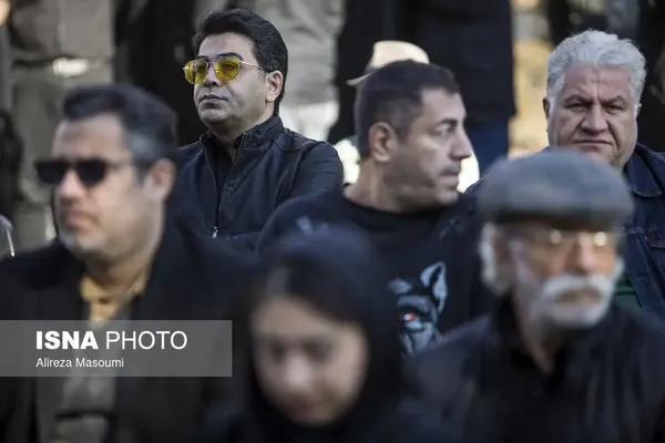 متن و حاشیه تشییع پیکر عنایت بخشی