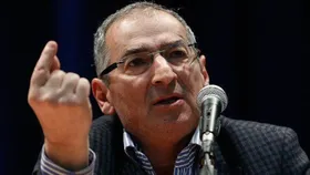 زیباکلام: نظام سقوط نمی کند | این تصور واهی طرفدران پهلوی است