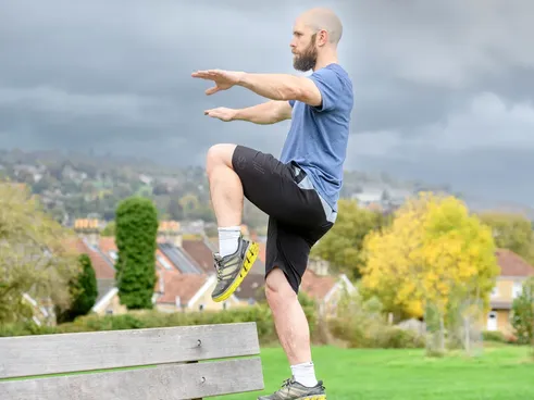 اگر بدانید چه فوایدی در انتظارتان هست، سعی می‌کنید روزی چندبار روی یک پا بایستید!