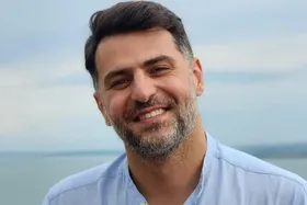 (ویدئو) پرونده‌سازی علیه علی ضیا به‌خاطر مصاحبه با رپرها!