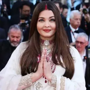 (تصاویر) آیشواریا رای باچان قبل از تولد ۵۲ سالگی با این استایل همه رو شوکه کرد