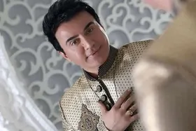 گلایه عمو پورنگ از بی‌ادبی و سخیف بودن برای خنداندن دیگران