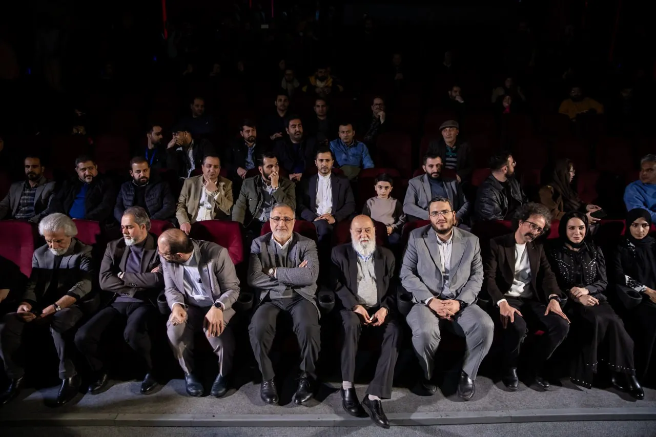 مراسم تقدیر از سلاف فواخرجی، بازیگر زن سوریه‌ای در جشنوارهٔ فیلم فجر