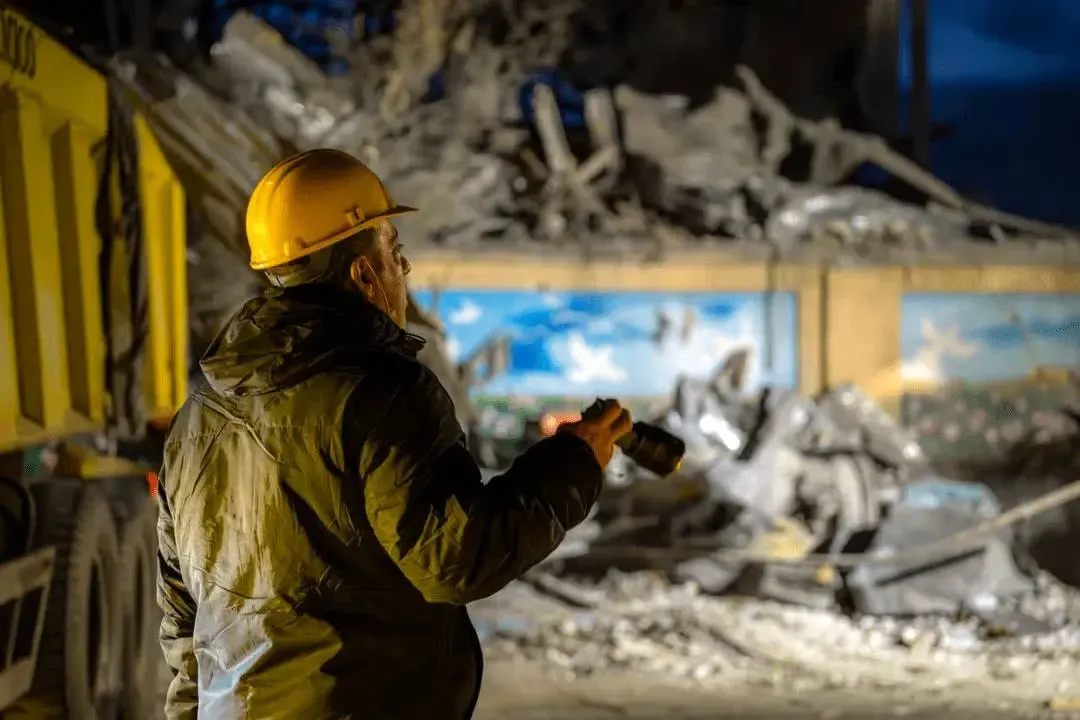 حمله هوایی به یک مدرسه در خمین