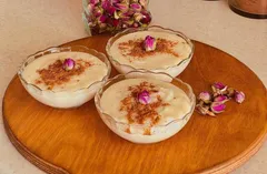 طرز تهیه فرنی تبریزی؛ دسر لطیف و خوش‌عطر تبریزی‌ها را یاد بگیرید