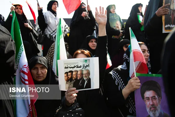 مراسم تشییع &laquo;علی لاریجانی&raquo;، &laquo;غلامرضا سلیمانی&raquo; و قهرمانان &laquo;ناو دنا&raquo;