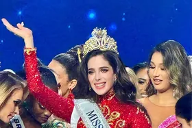 تاجگذاری فاتیما بوش، نماینده جنجالی مکزیک در مسابقات دختر شایسته جهان