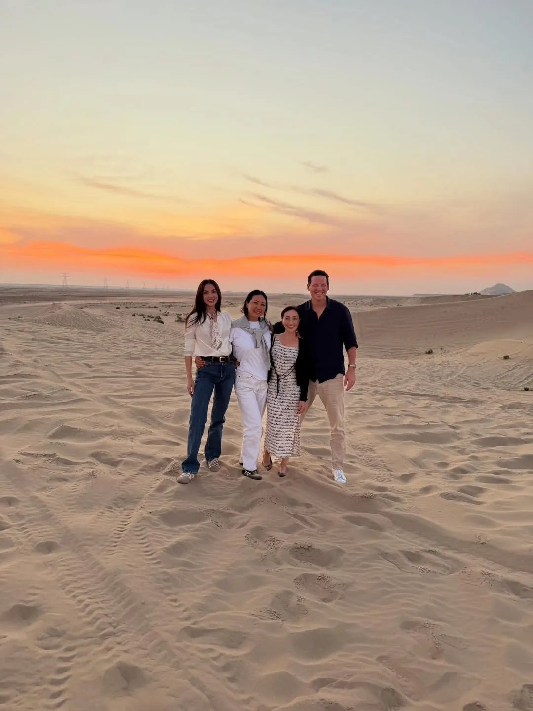 سفر آنا د آرامس به ابوظبی