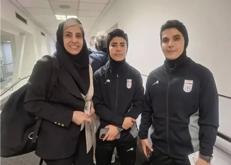 انصراف از پناهندگی؛ سه عضو دیگر تیم فوتبال زنان در راه ایران