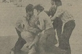 (عکس) تونل زمان؛ درگیری خونین خیابانی بخاطر سکه ۵ ریالی؛ ۵۰ سال پیش