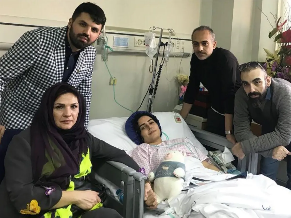 عیادت از الناز شاکردوست روی تخت بیمارستان