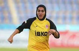 زهرا قنبری، کاپیتان تیم ملی فوتبال بانوان ایران: مجری صداوسیما خوب صحبت نکرد/ شرایط استرالیا فوق‌العاده بود اما...