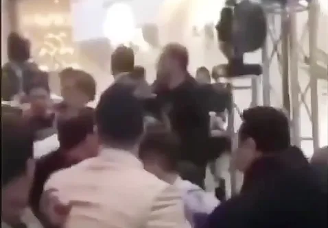 فیلمی جنجالی از یک مراسم عروسی؛ عروس ۱۱ دوست پسرش را به جشن دعوت کرد!