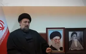 انتشار عکسی از چهره گریان سید حسن خمینی