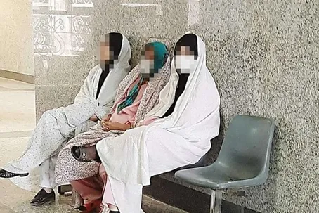 زورگیری عجیب ۳ دختر لندکروز سوار از پسرها