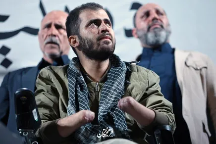 تصاویر دیدنی از حضور مردم و موشک‌های پیشرفته در میدان انقلاب