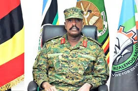 فرمانده ارتش اوگاندا: آماده حمایت نظامی از اسرائیل هستیم و ایران را با موشک می زنیم!