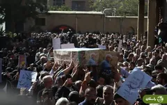 (ویدئو) اشک‌های خانم بازیگر سریال یوسف پیامبر در مراسم خاکسپاری محمد کاسبی