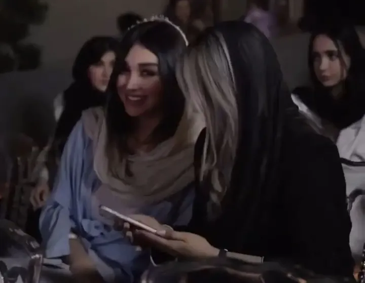 (ویدئو) ایونت رونمایی از آیفون ۱۸ در قم!