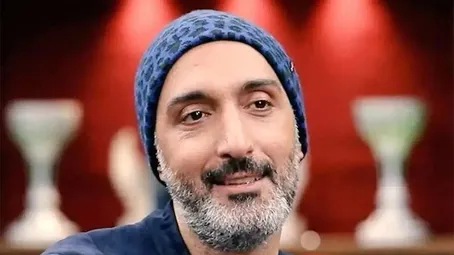 (ویدئو) تماس ژوله با امیرحسین قیاسی وسط برنامه و پیگیری ماجرای دعوت نشدن مهدی قائدی به تیم ملی