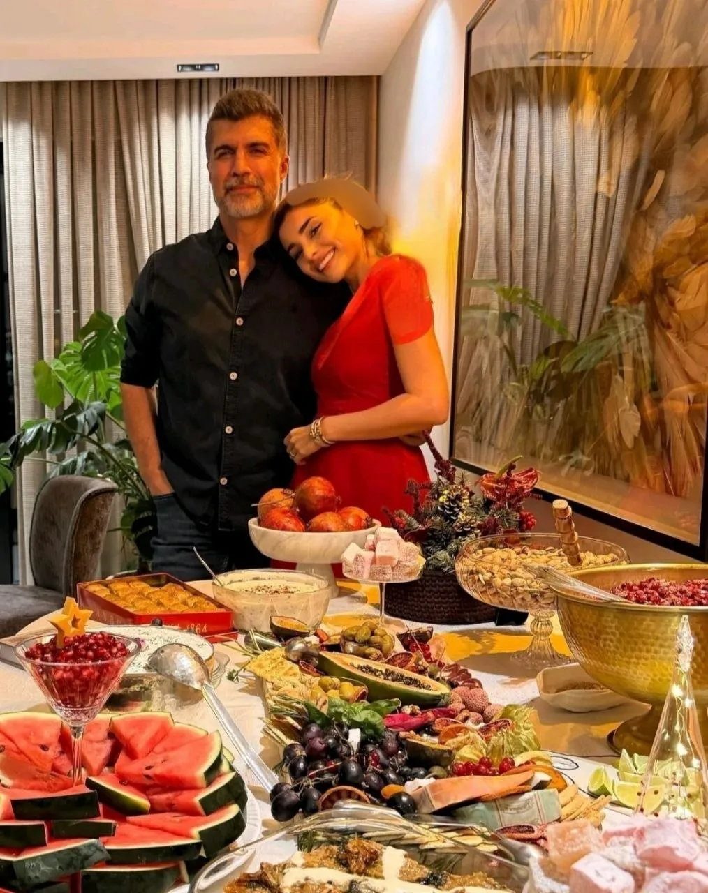 اوزجان خواننده مشهور ترک با همسر ایرانی اش