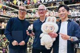 لبوبو عینکی؛ هدیه ویژه از سوی چینی‌ها به مدیرعامل اپل!