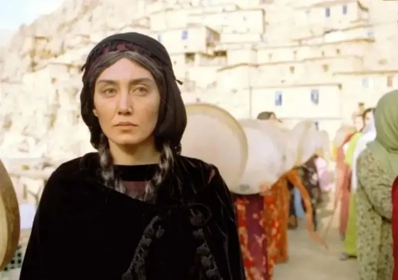 هدیه تهرانی در لباس کردی