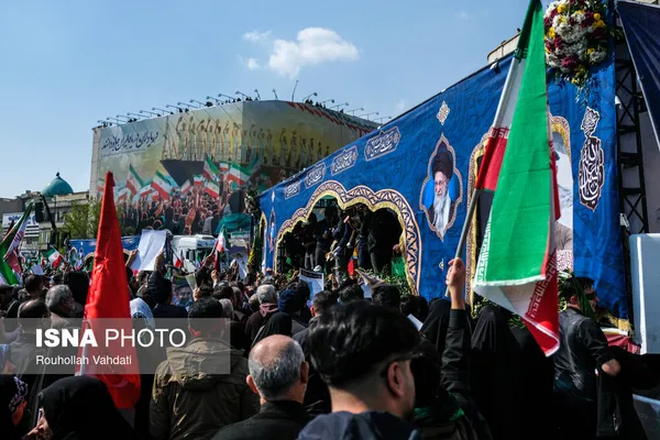 مراسم تشییع &laquo;علی لاریجانی&raquo;، &laquo;غلامرضا سلیمانی&raquo; و قهرمانان &laquo;ناو دنا&raquo;