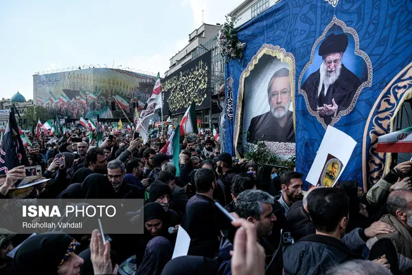 مراسم تشییع &laquo;علی لاریجانی&raquo;، &laquo;غلامرضا سلیمانی&raquo; و قهرمانان &laquo;ناو دنا&raquo;